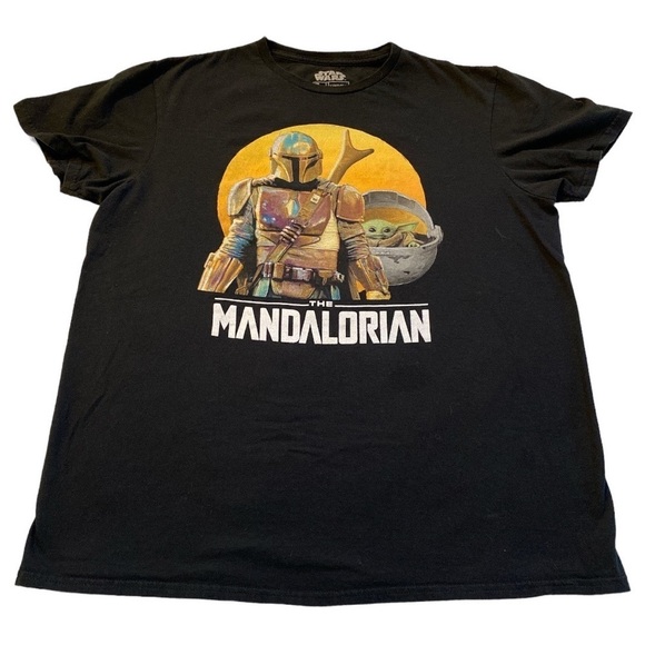 Star Wars The Mandalorian and Baby Yoda Graphic Print T-shirt Black Size Large - Picture 4 of 7